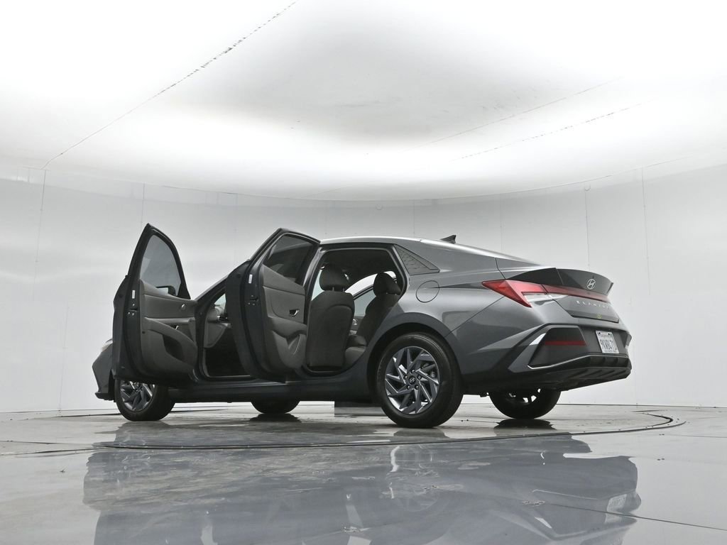 Used 2024 Hyundai Elantra SEL image 52