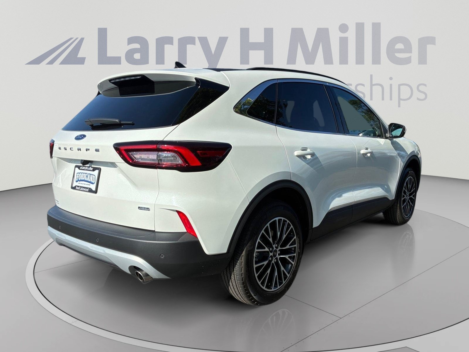 Certified 2025 Ford Escape SE FWD image 5
