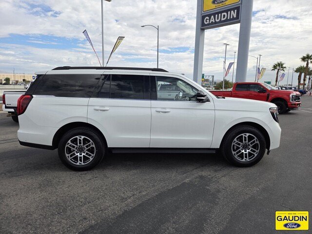 Certified 2025 Ford Expedition Active AWD/4WD image 8