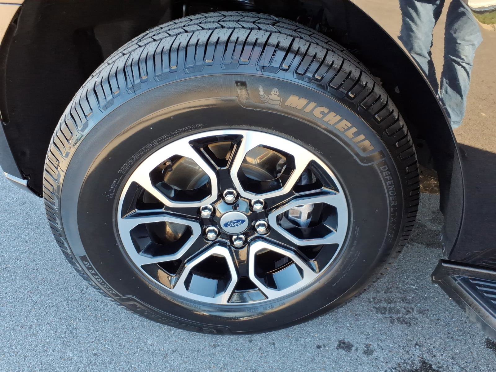 Certified 2024 Ford Expedition Max XLT image 9