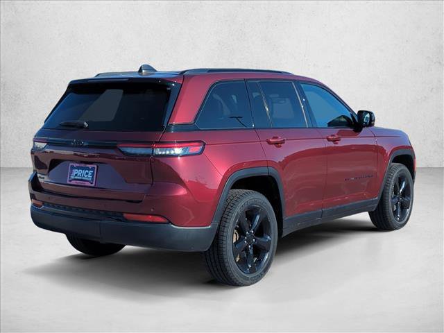 Used 2022 Jeep Grand Cherokee Altitude AWD/4WD image 7