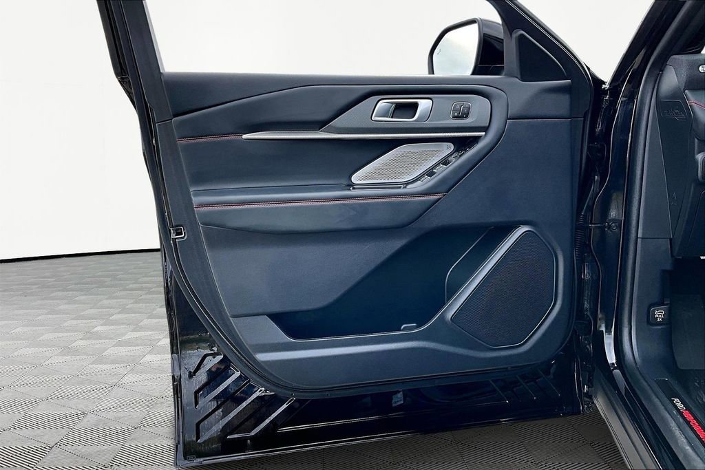 Certified 2025 Ford Explorer ST image 23