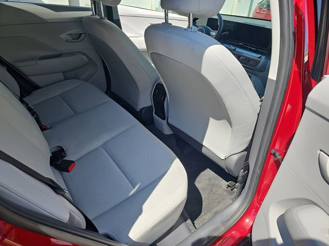 Used 2025 Hyundai Kona SEL FWD image 11