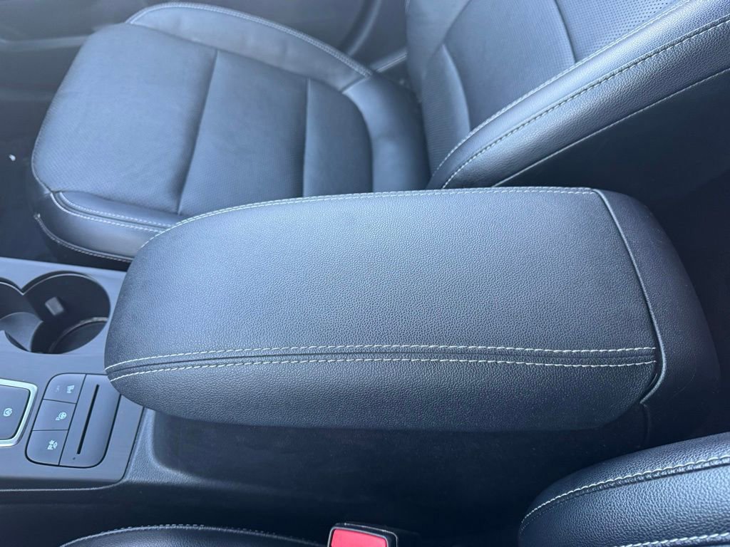 Certified 2020 Ford Escape Titanium AWD/4WD image 24