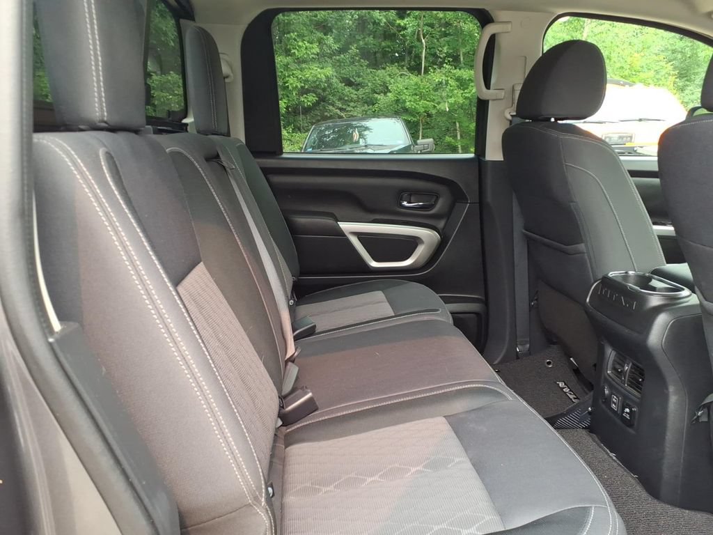 Used 2023 Nissan Titan SV w/ SV Convenience Package AWD/4WD image 16