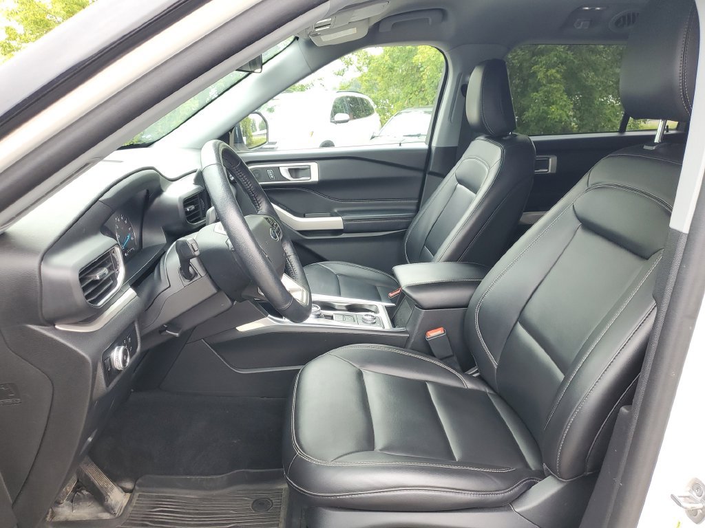 Certified 2022 Ford Explorer XLT w/ Equipment Group 202A AWD/4WD image 12