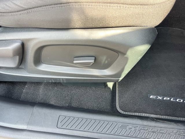 Certified 2024 Ford Explorer XLT RWD image 31