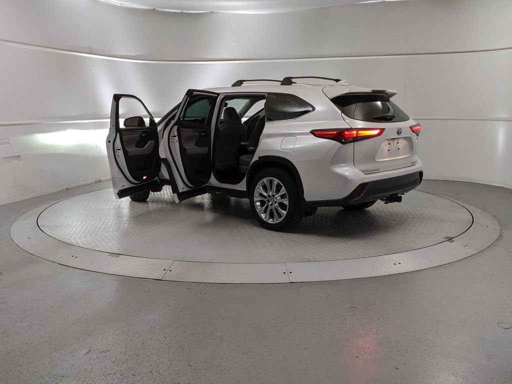 Used 2023 Toyota Highlander Limited image 10