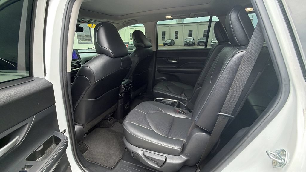 Used 2024 Toyota Grand Highlander AWD image 24