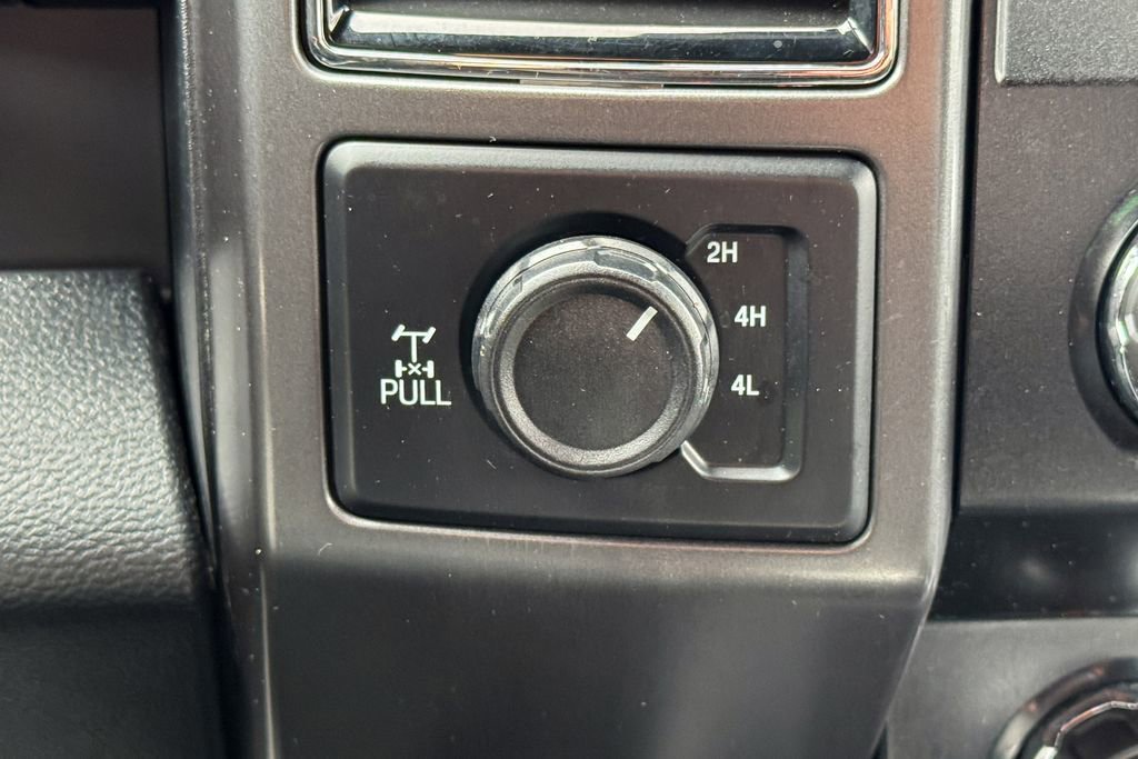 Certified 2019 Ford F150 XLT w/ Equipment Group 302A Luxury image 30