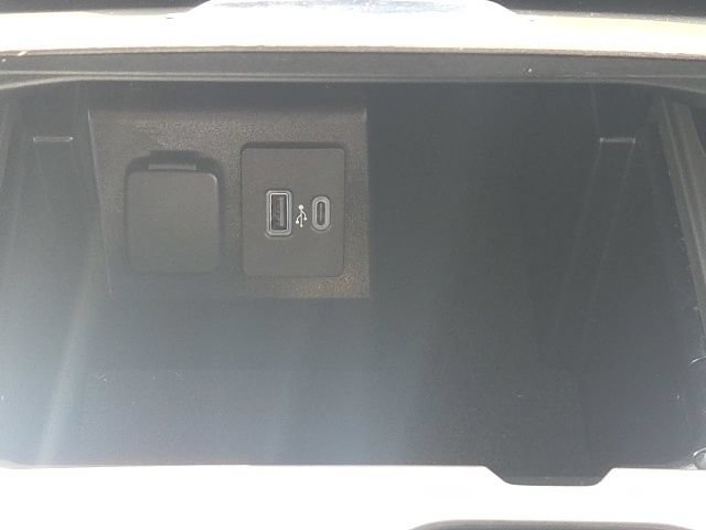 Certified 2021 Ford Explorer XLT w/ Equipment Group 202A AWD/4WD image 35