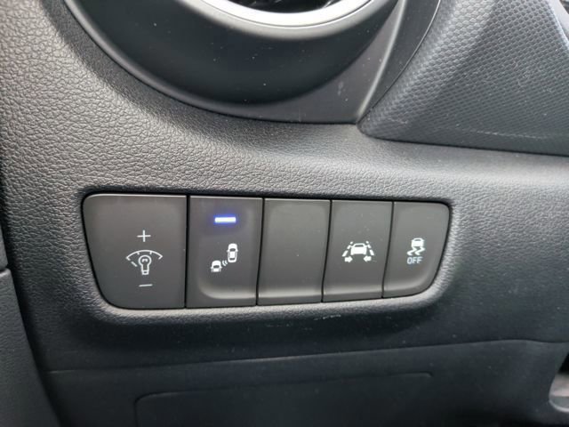 Used 2020 Hyundai Kona SEL w/ Cargo Package image 26