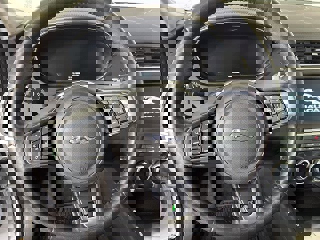 Used 2019 Jaguar E-PACE SE image 21