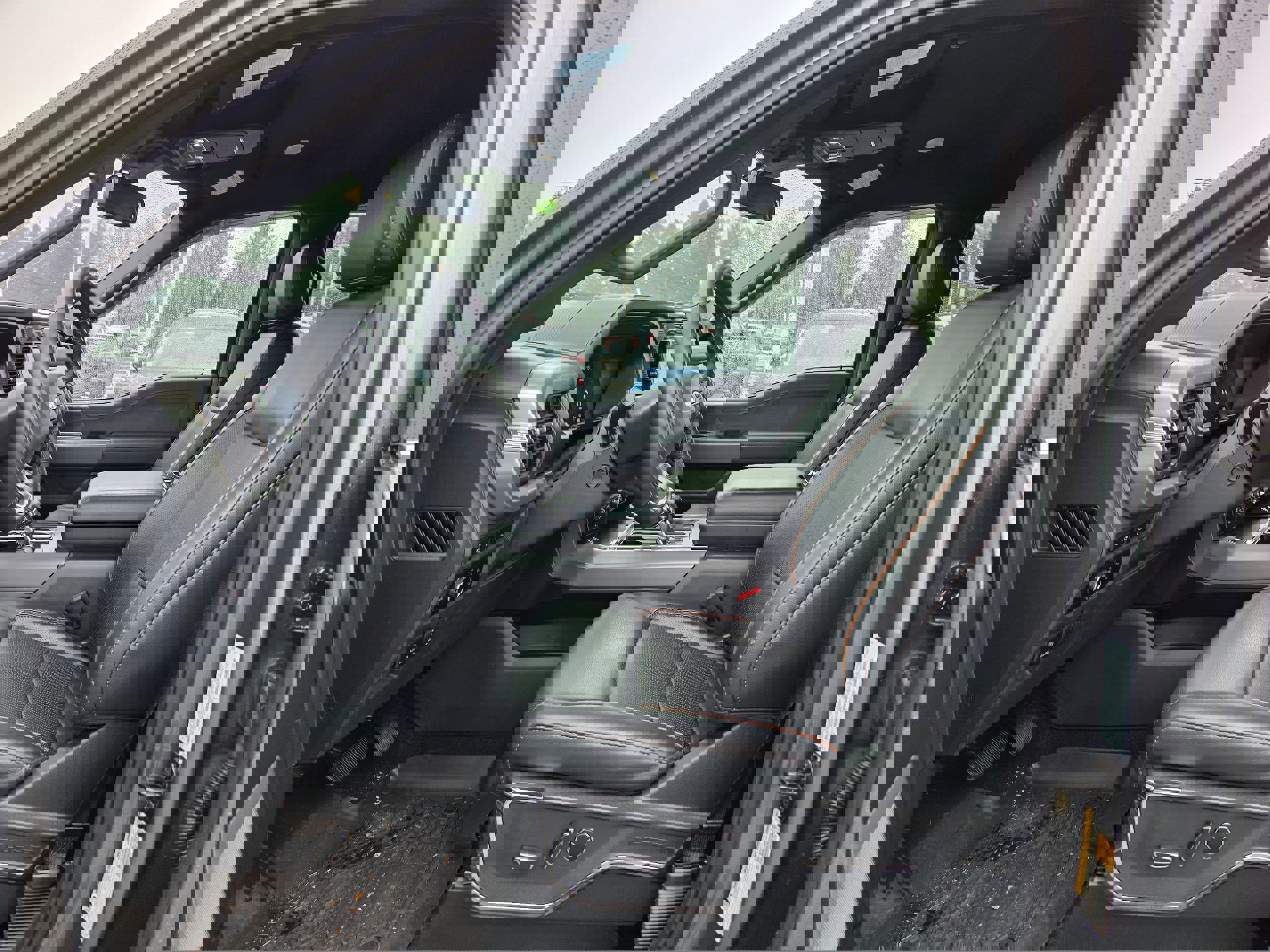 Certified 2024 Ford F150 Lariat w/ Equipment Group 502A High image 19