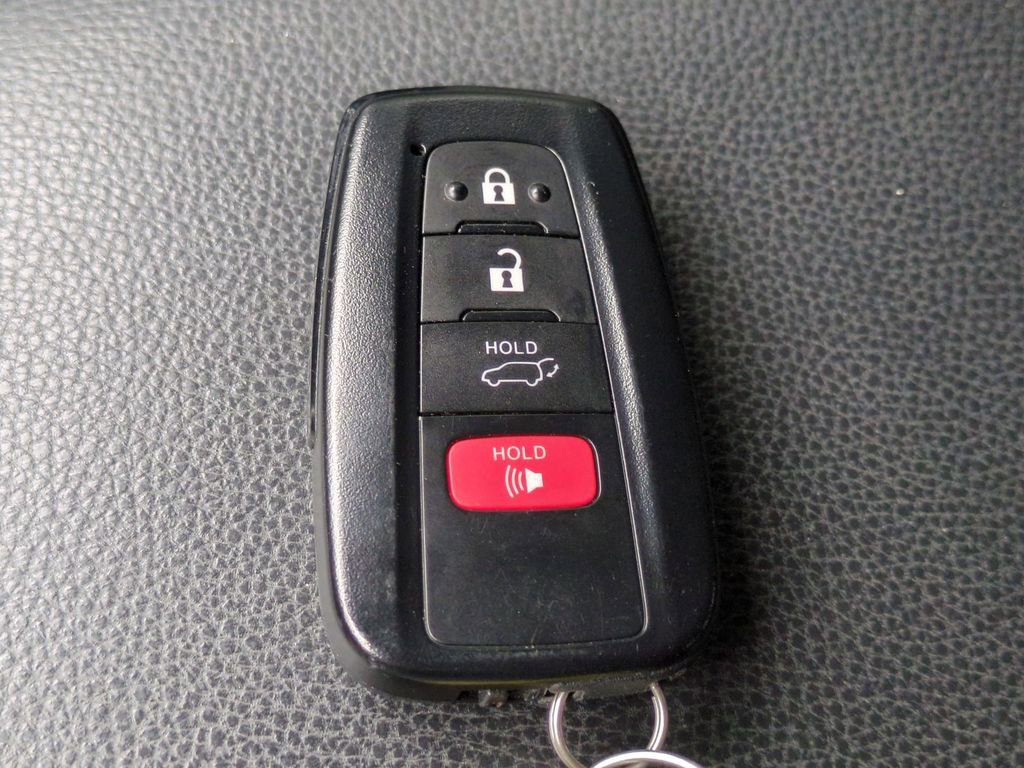 Used 2023 Toyota RAV4 XLE w/ Convenience Package FWD image 31