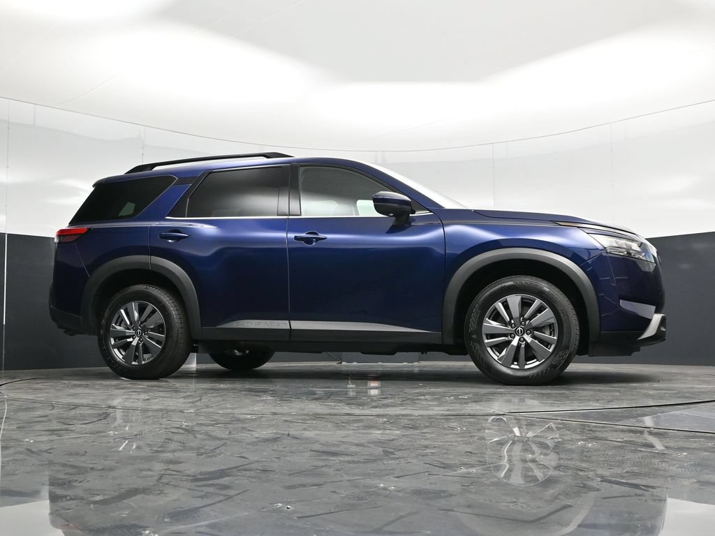Used 2025 Nissan Pathfinder SV AWD/4WD image 42