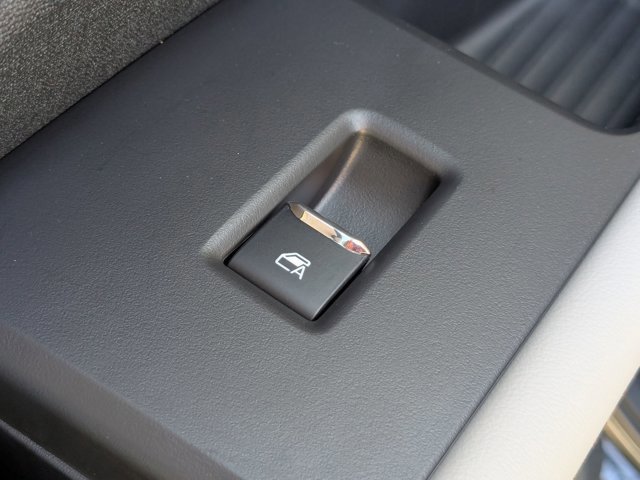 Certified 2025 Ford Expedition Active image 32