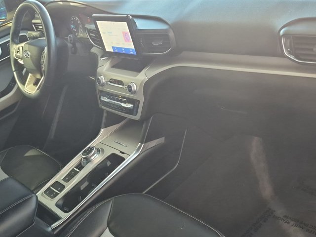 Certified 2022 Ford Explorer XLT w/ Equipment Group 202A RWD image 24