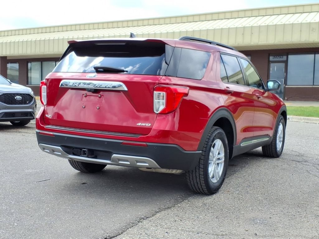 Certified 2023 Ford Explorer XLT w/ Equipment Group 202A AWD/4WD image 5