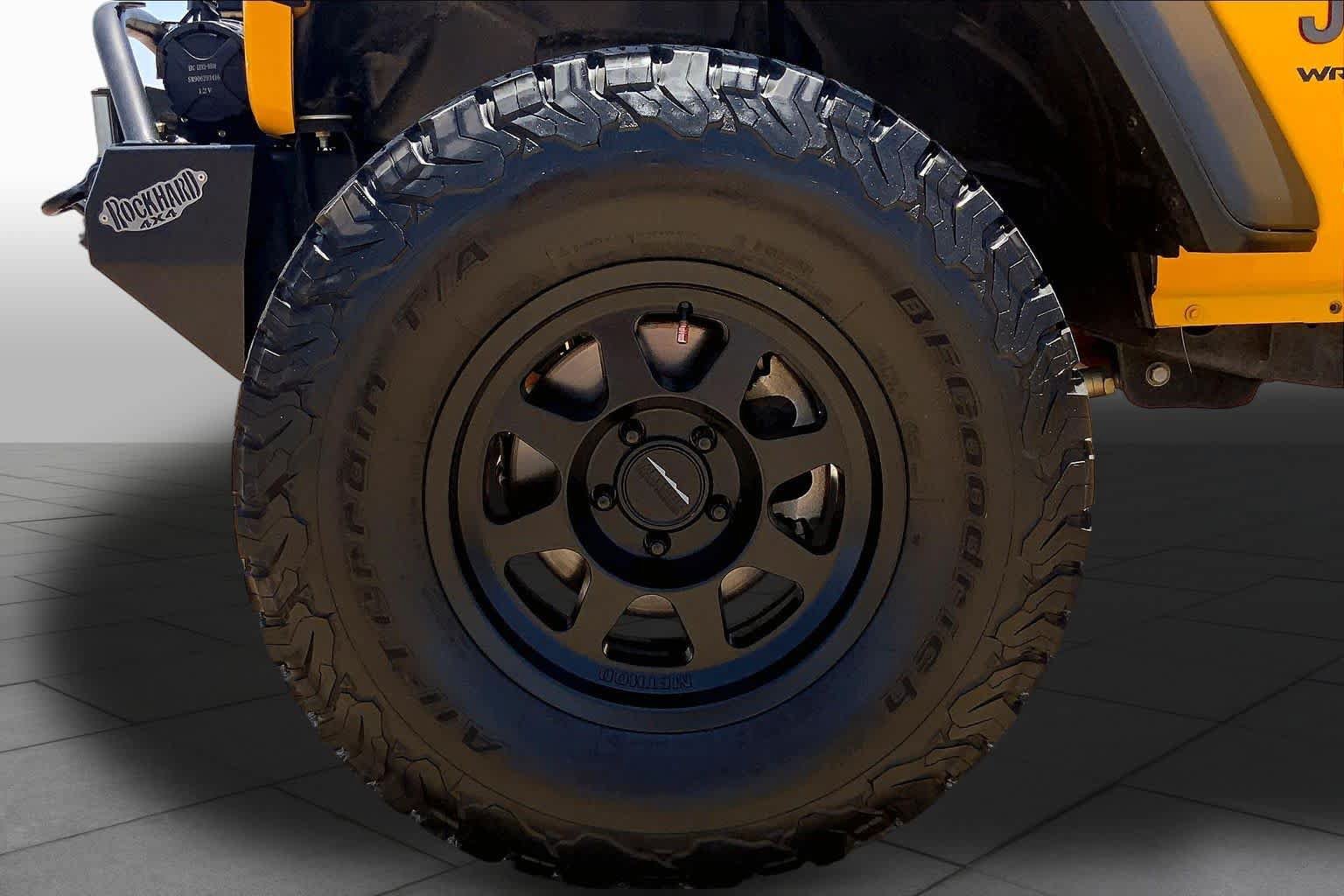 Used 2021 Jeep Wrangler Unlimited Rubicon w/ Cold Weather Group AWD/4WD image 11