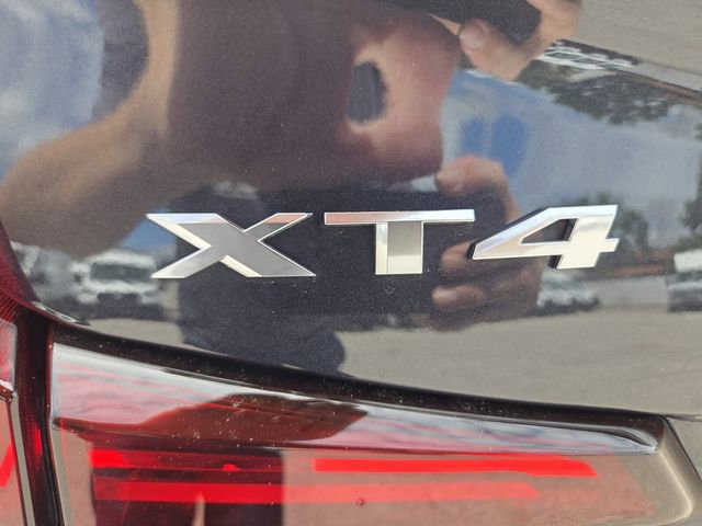Used 2023 Cadillac XT4 Premium Luxury image 16