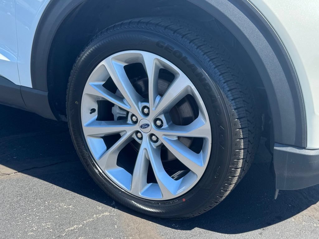 Certified 2023 Ford Explorer Platinum w/ Technology Package AWD/4WD image 26