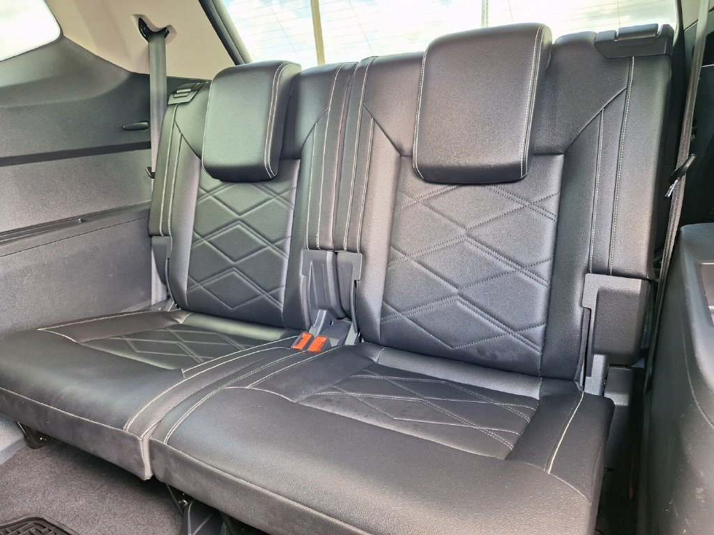 Used 2024 Volkswagen Atlas SE FWD image 11