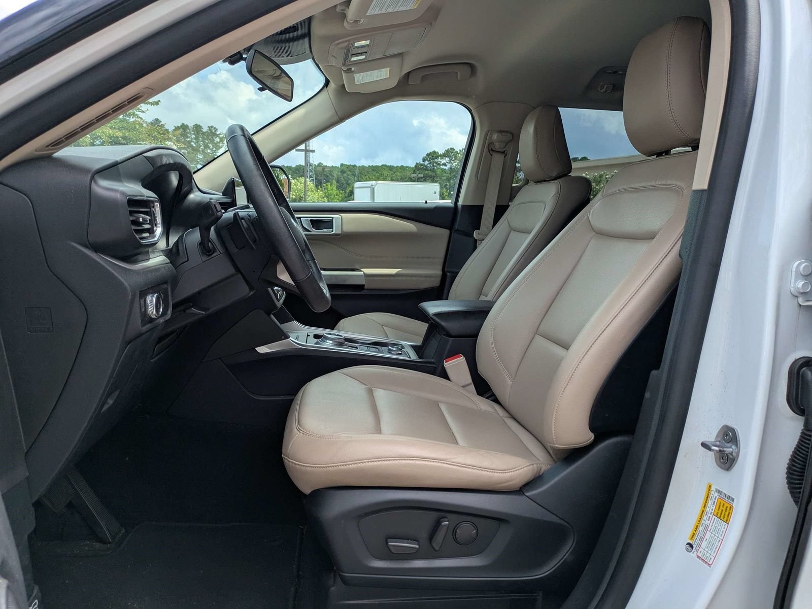 Certified 2020 Ford Explorer XLT w/ Equipment Group 202A AWD/4WD image 10