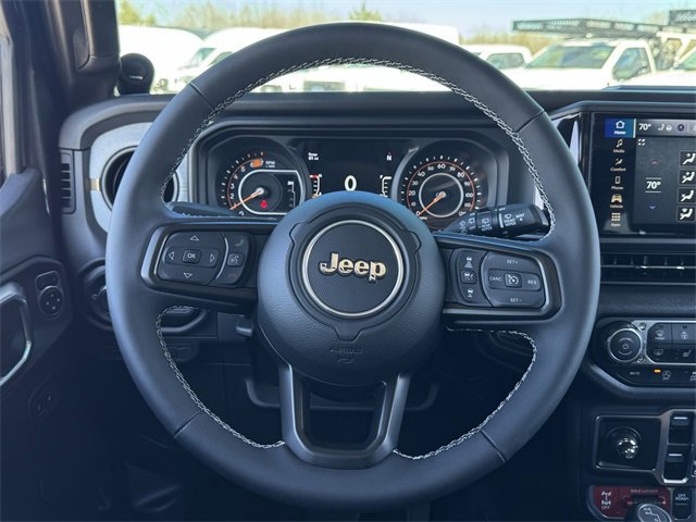 Used 2025 Jeep Wrangler Willys image 12
