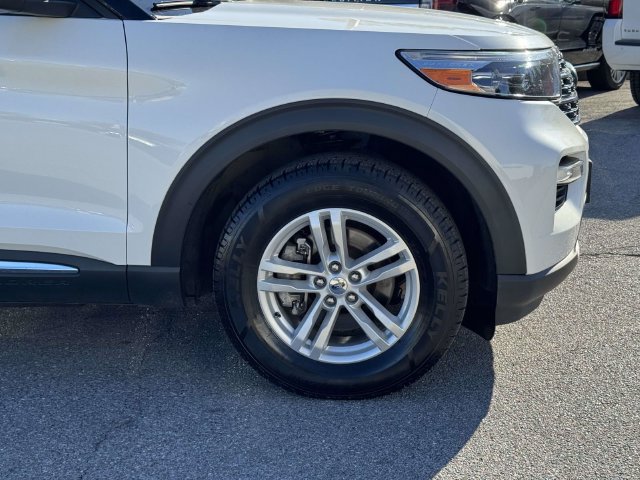 Certified 2022 Ford Explorer XLT w/ Equipment Group 202A AWD/4WD image 9