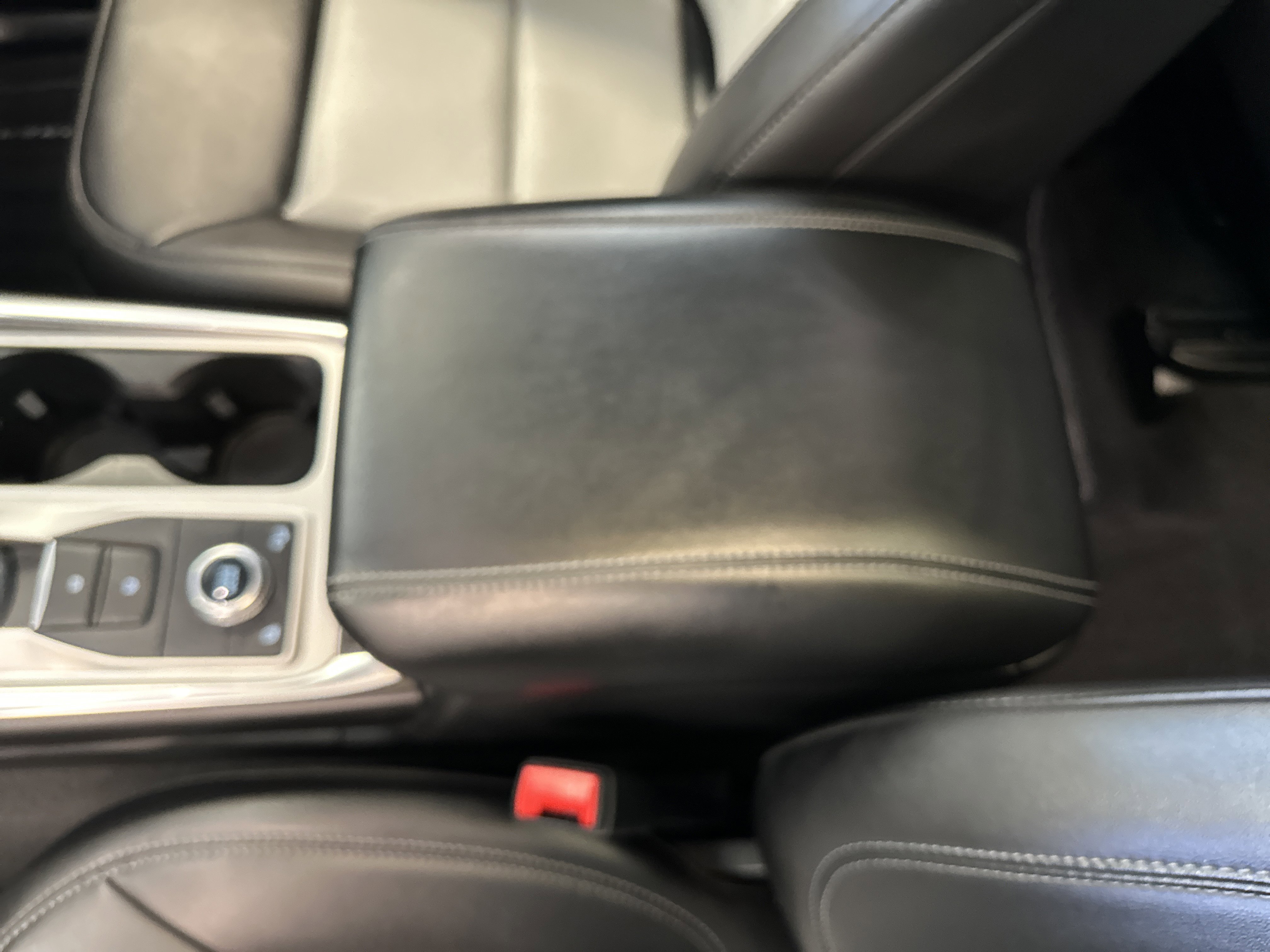 Certified 2023 Ford Explorer XLT w/ Equipment Group 202A image 31