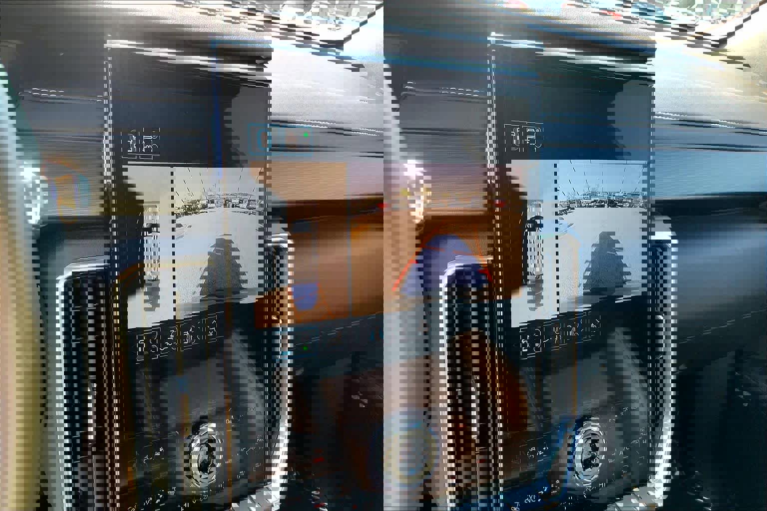 Used 2024 GMC Acadia Elevation image 27