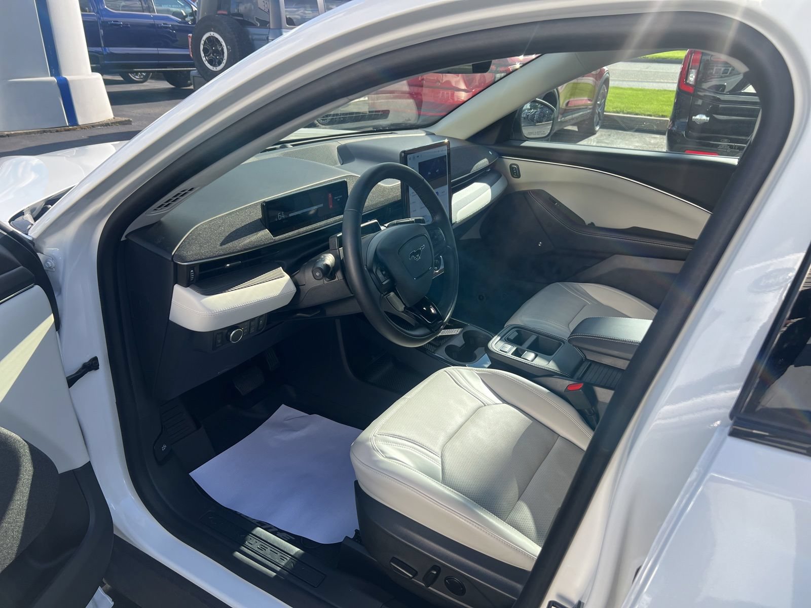 Certified 2025 Ford Mustang Mach-E Premium AWD/4WD image 27