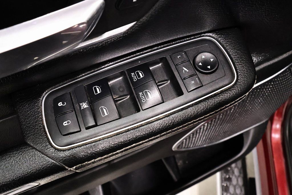 Used 2019 RAM 1500 Laramie image 16