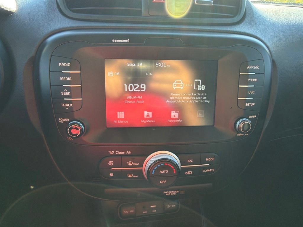 Used 2019 Kia Soul + FWD image 15