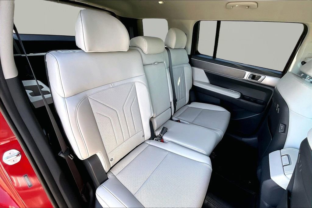 Used 2025 Hyundai Santa Fe SEL FWD image 27