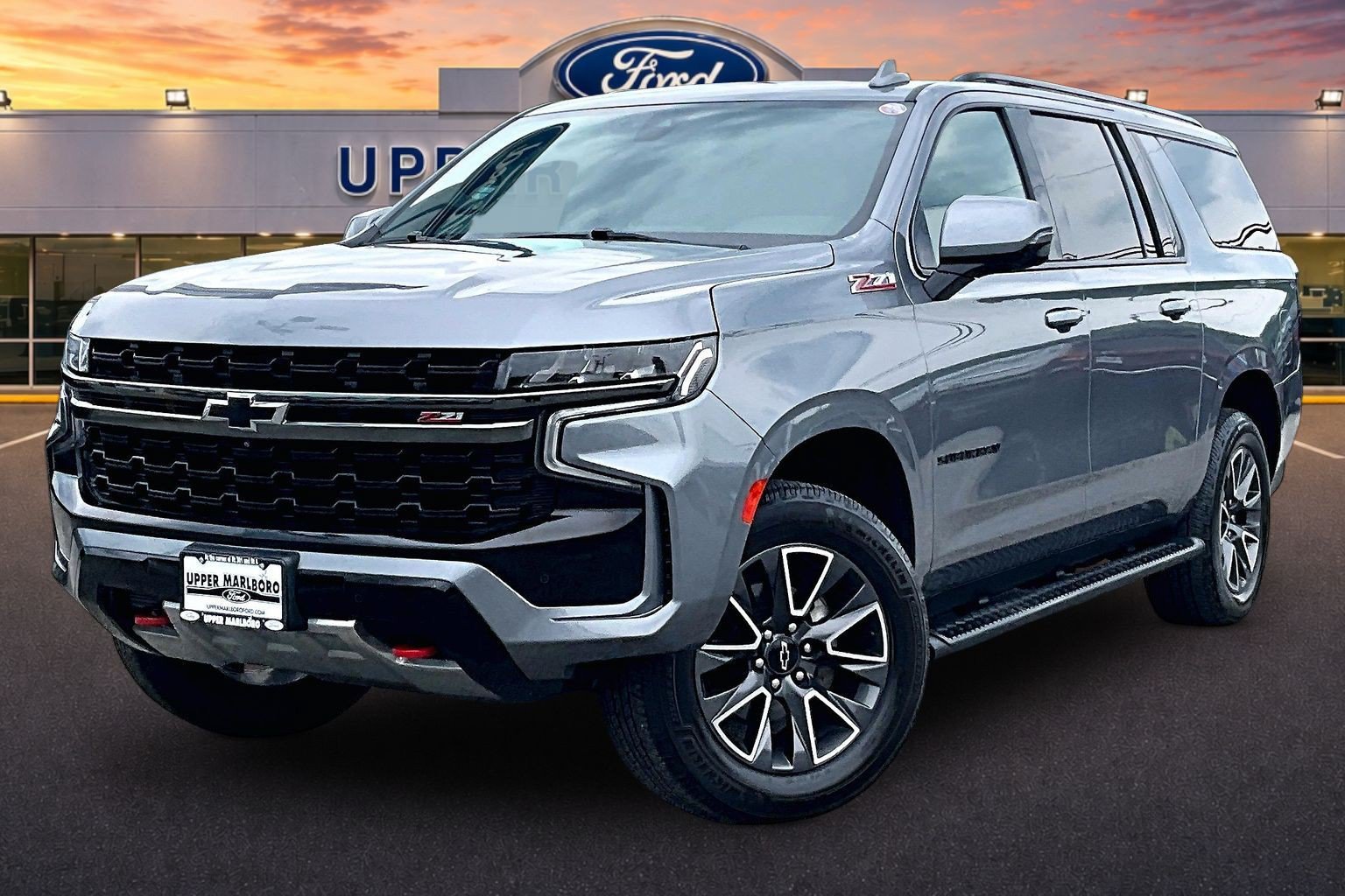 Used 2022 Chevrolet Suburban Z71 w/ Luxury Package AWD/4WD image 12