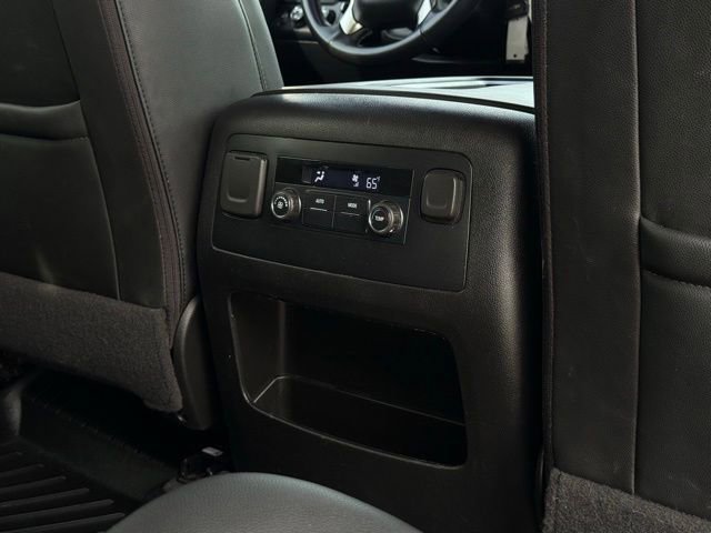 Used 2020 Chevrolet Suburban LT AWD/4WD image 21