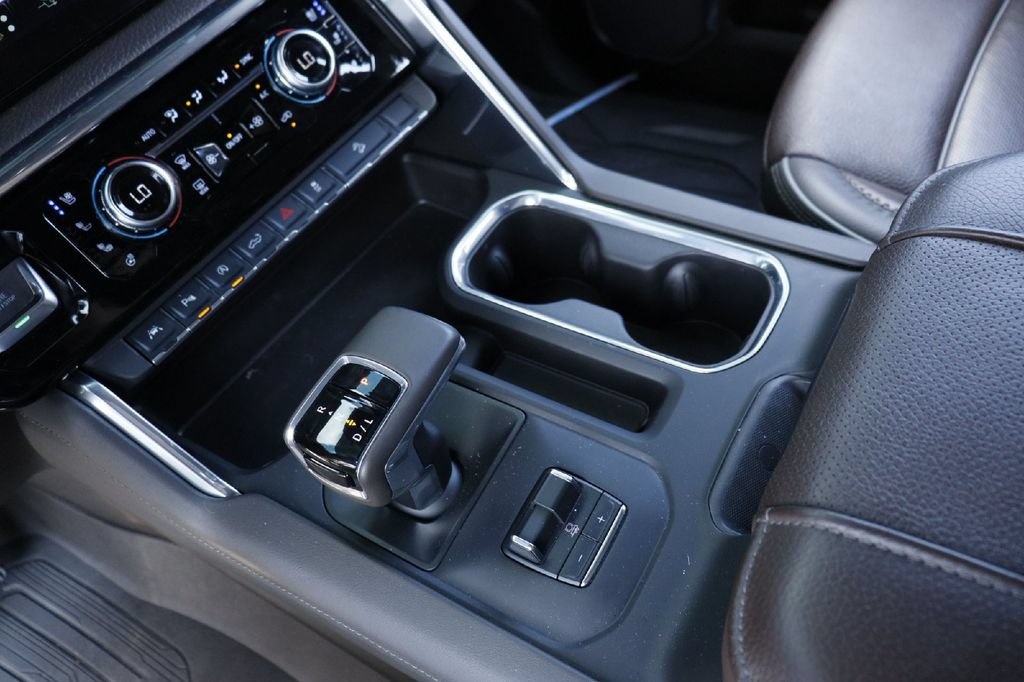 Used 2025 GMC Sierra 1500 Denali AWD/4WD image 12