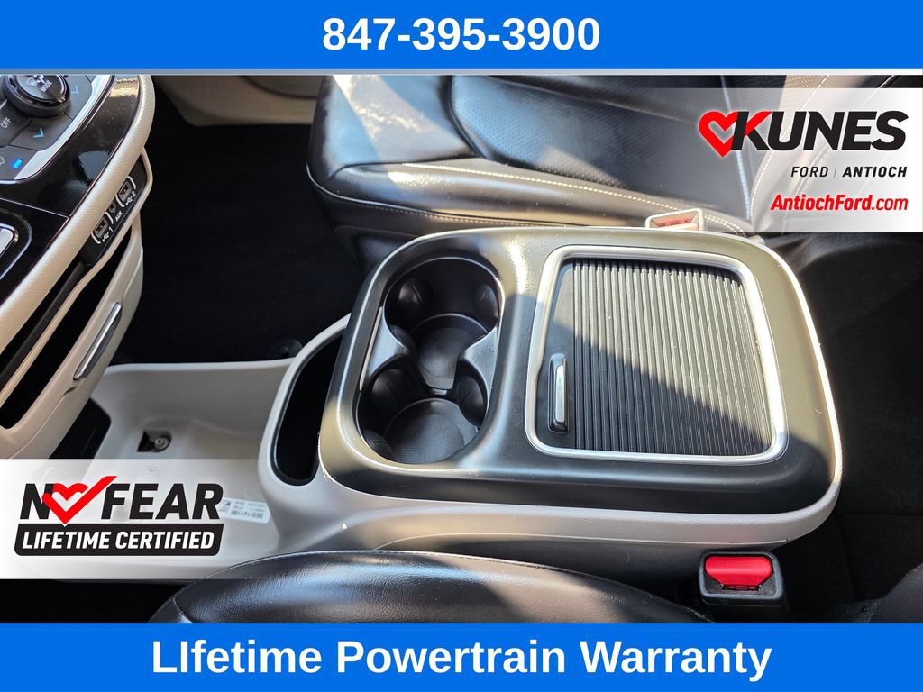 Used 2023 Chrysler Pacifica Touring-L FWD image 30