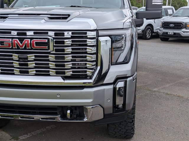 Used 2025 GMC Sierra 2500 Denali w/ Technology Package AWD/4WD image 10