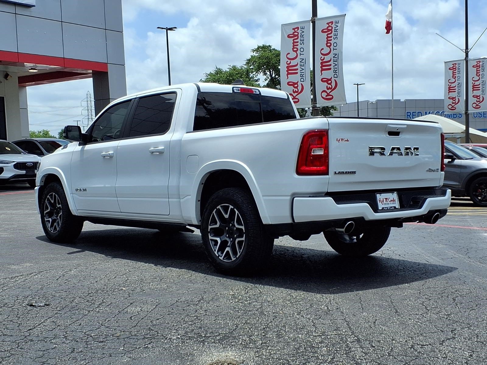 Used 2025 RAM 1500 Laramie AWD/4WD image 7