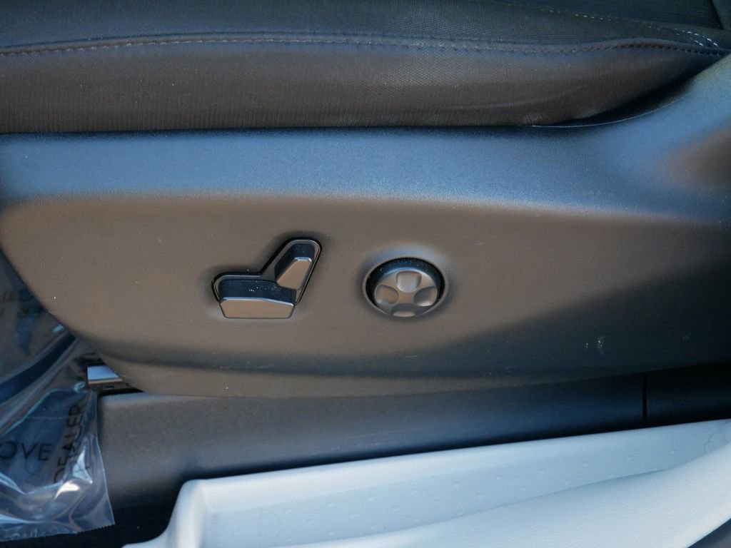 Used 2024 Chrysler Voyager LX FWD image 16