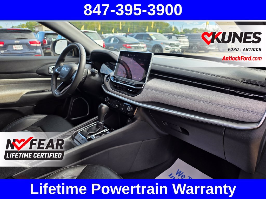 Used 2024 Jeep Compass Latitude AWD/4WD image 35