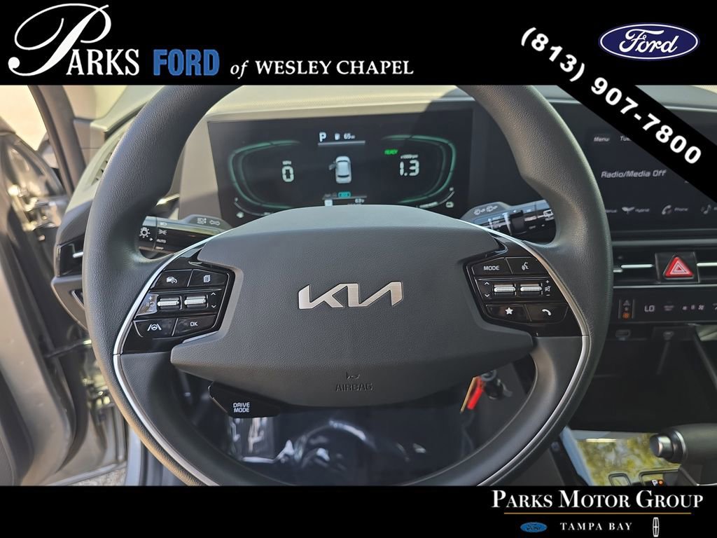Used 2023 Kia Niro LX image 24