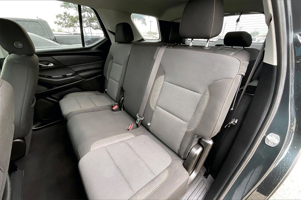 Used 2021 Chevrolet Traverse LT image 13