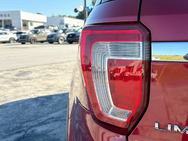Certified 2017 Ford Explorer Limited FWD image 11