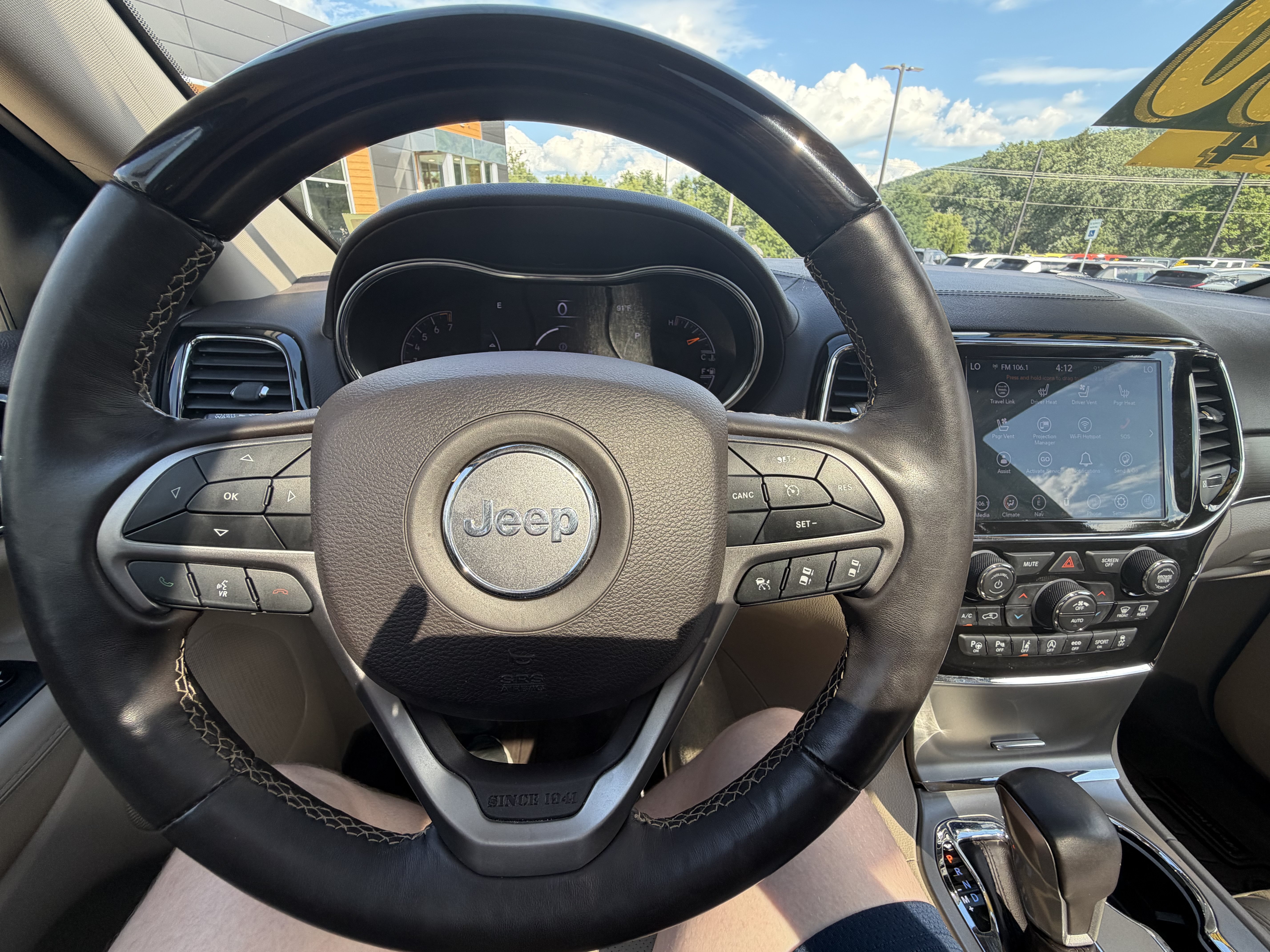 Used 2021 Jeep Grand Cherokee Overland AWD/4WD image 7