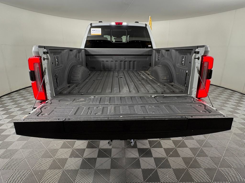 Certified 2025 Ford F350 Platinum w/ Tremor Off-Road Package AWD/4WD image 30