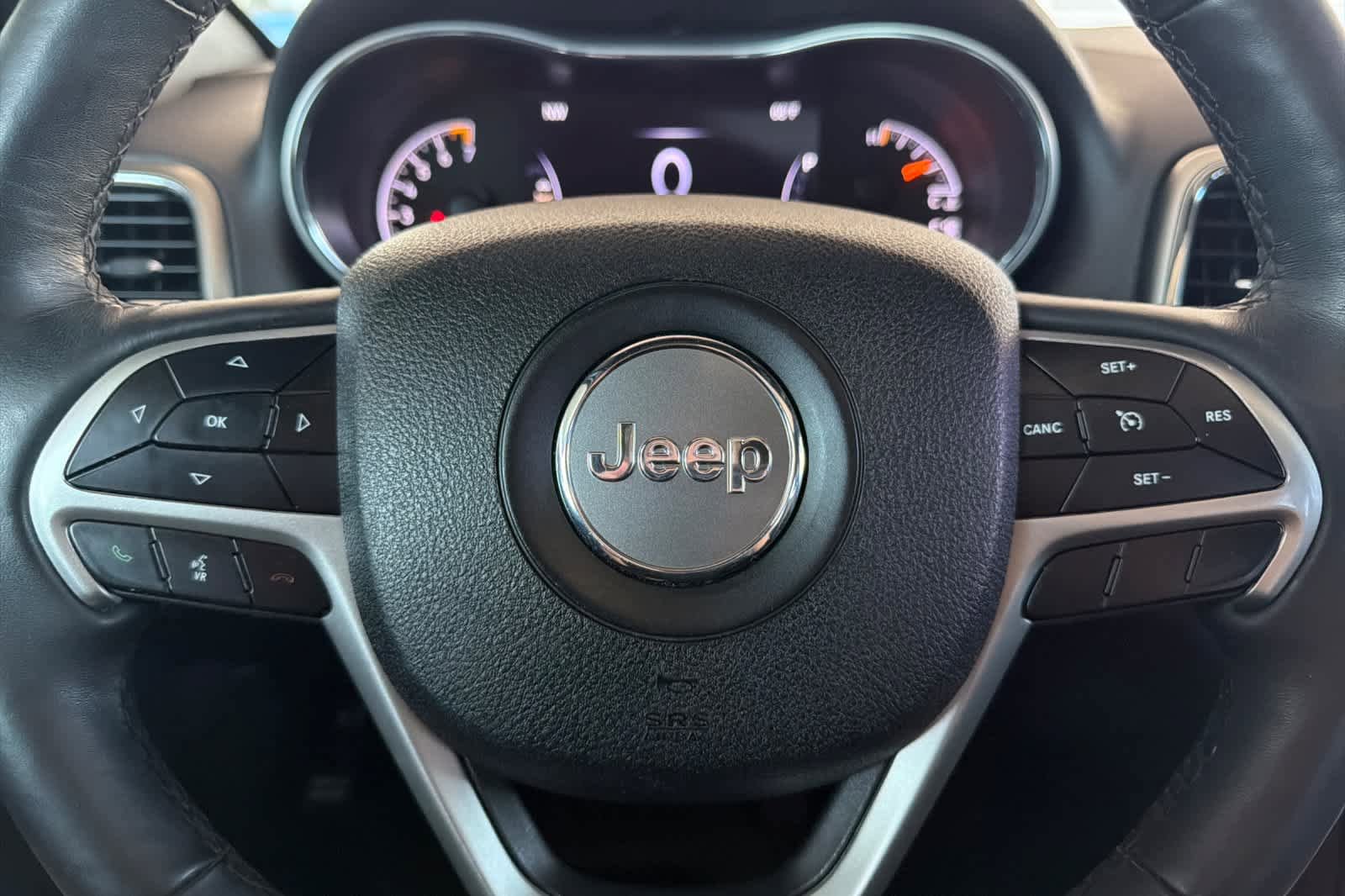 Used 2018 Jeep Grand Cherokee Altitude AWD/4WD image 24